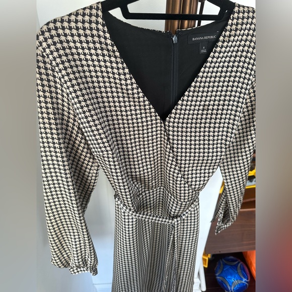 SOLD! NWT Banana Republic Printed Midi Dress Elephants Size 4 or Small - Picture 16 of 16